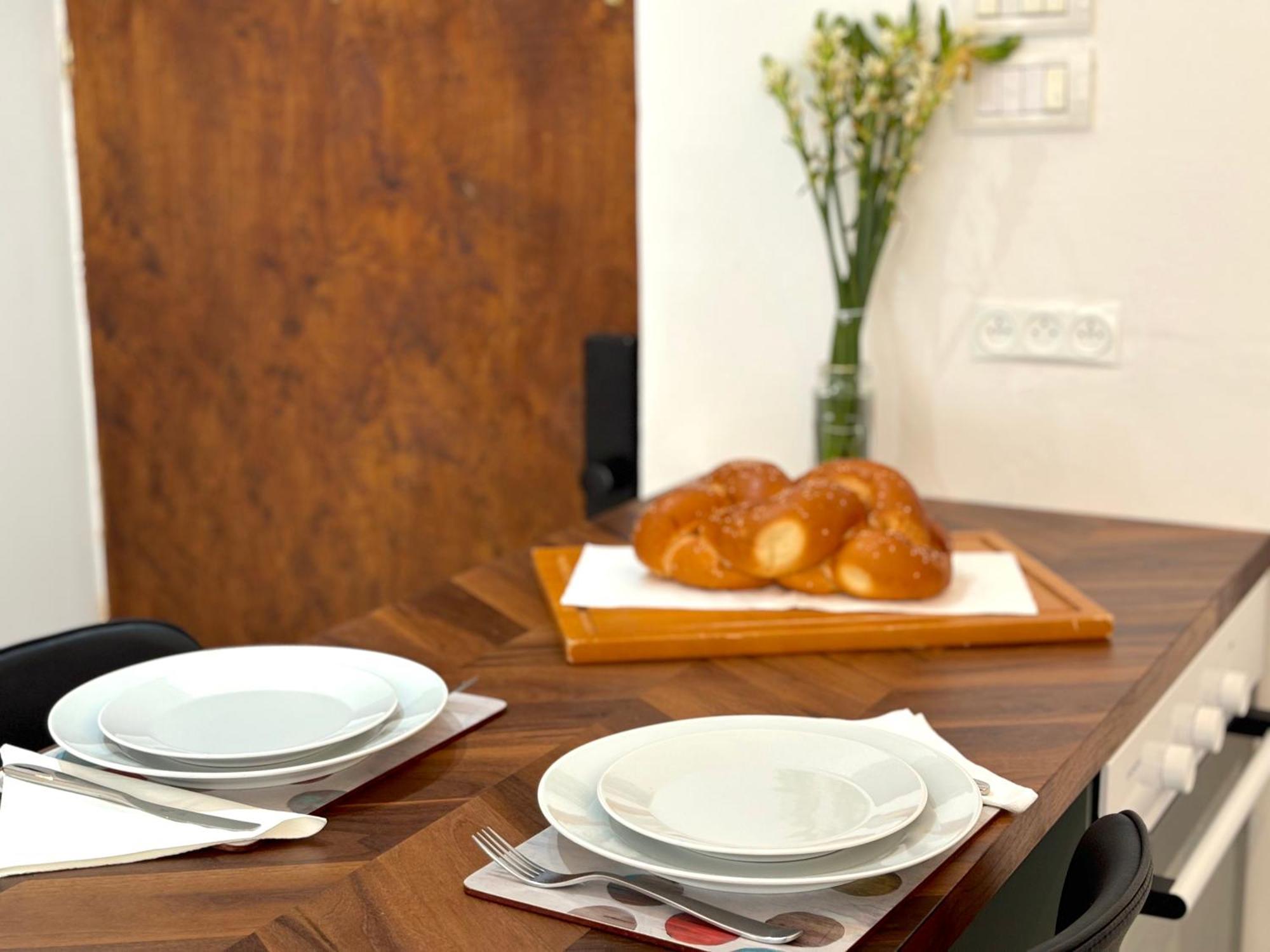 Luxury Garden Tlv 2 Bed 2 Bath Tel Aviv