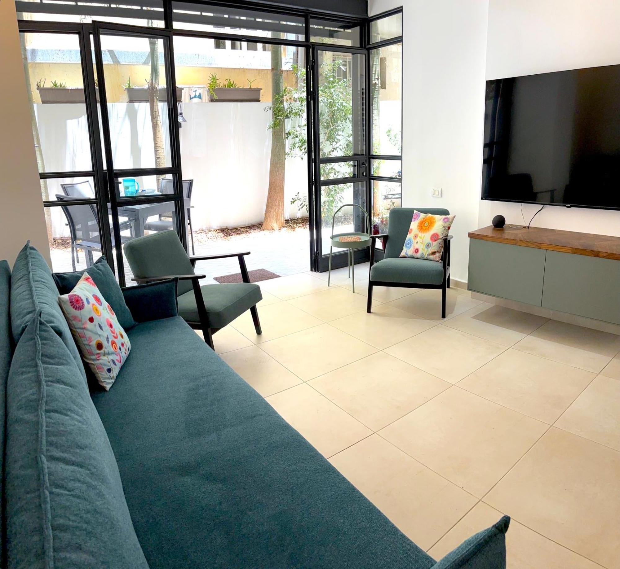 Apartment Luxury Garden Tlv 2 Bed 2 Bath *