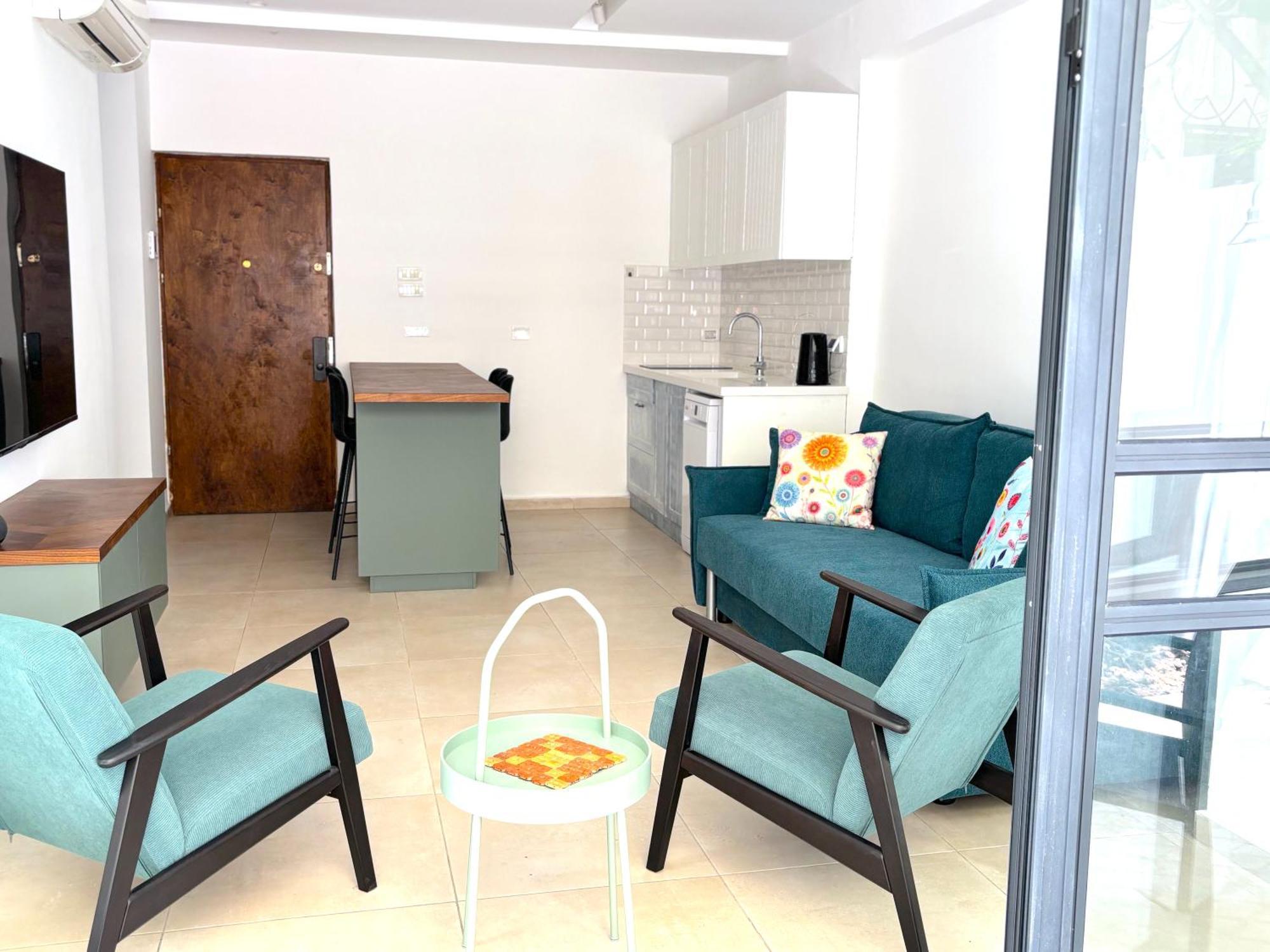 Luxury Garden Tlv 2 Bed 2 Bath * Tel Aviv