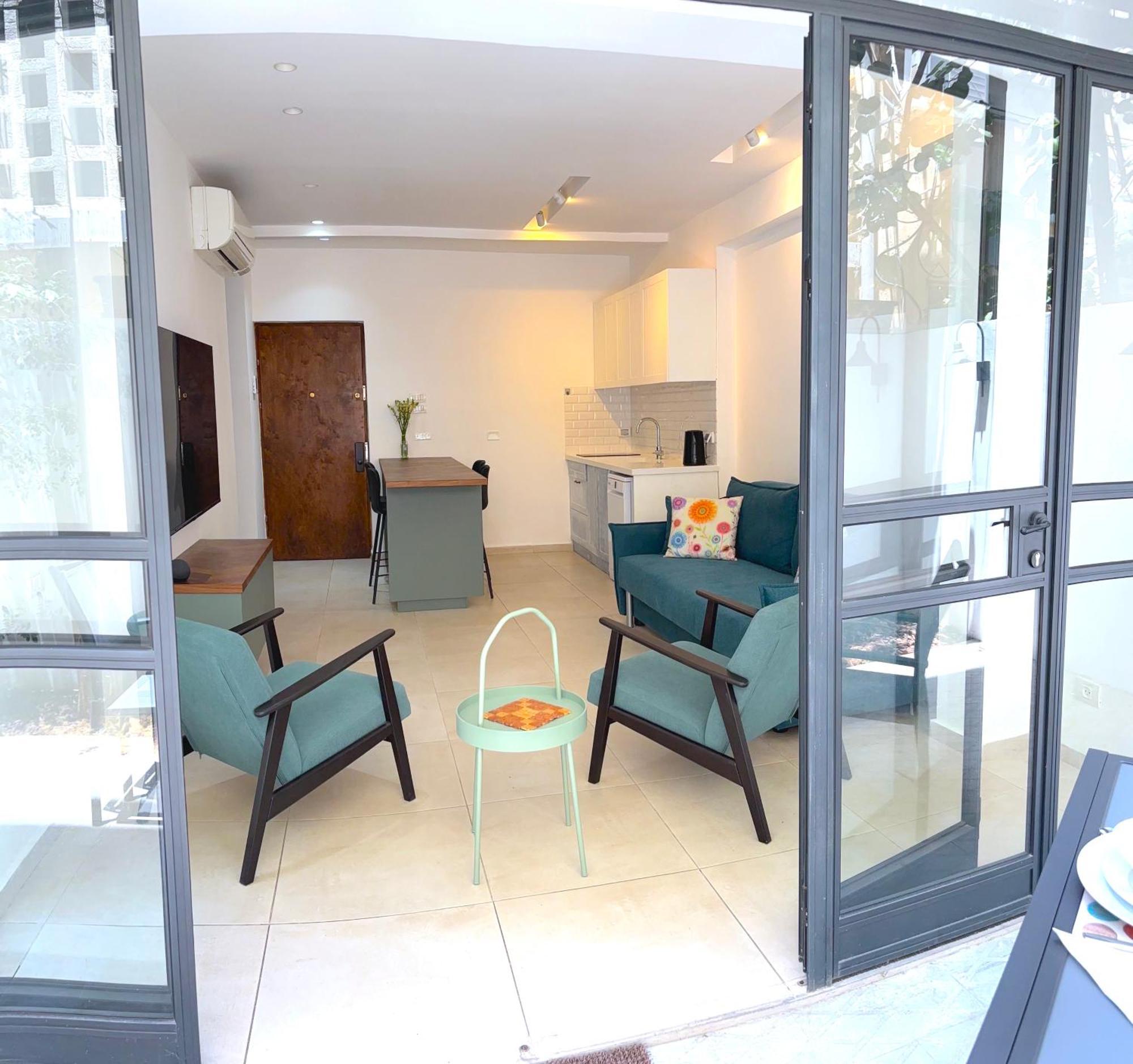 Luxury Garden Tlv 2 Bed 2 Bath Apartment Tel Aviv